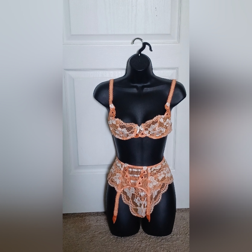 Simone Perele Lingerie Underwire Lace Bra, Panties & Garter-Orange/Ivory 3 Pcs